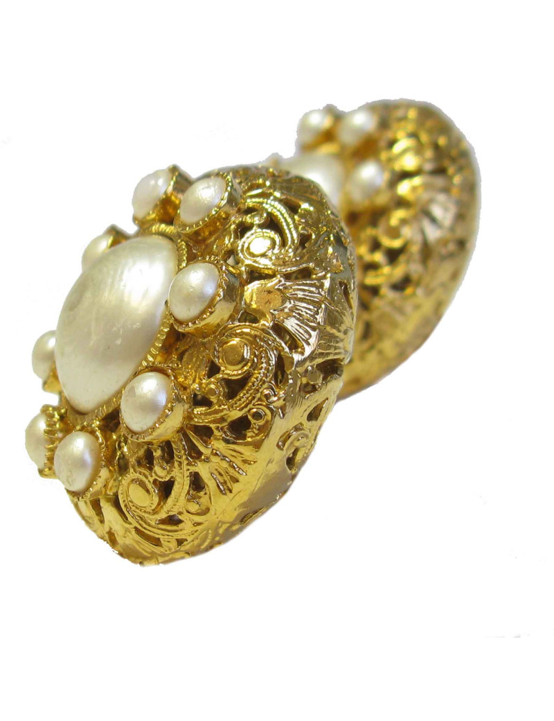 Boucles d'oreille clips CHANEL Couture perles nacrées