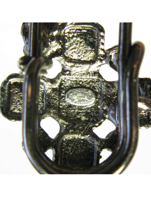 Epingle CHANEL en ruthénium et résine noire et blanche
