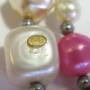 Collier CHANEL double rang de perles nacrées, grises et rose vintage