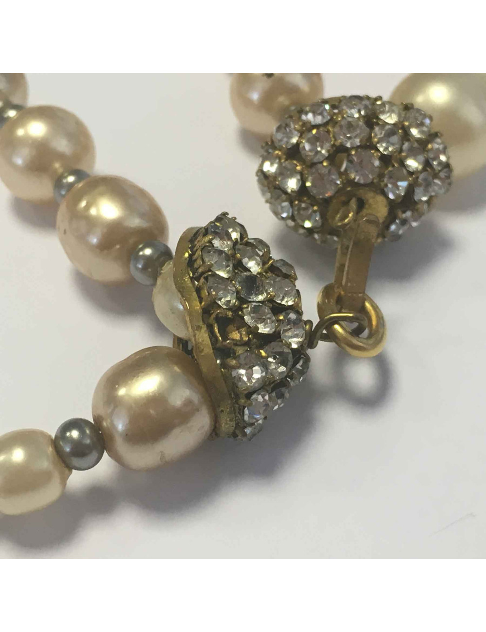 Collier CHANEL double rang de perles nacrées, grises et rose vintage