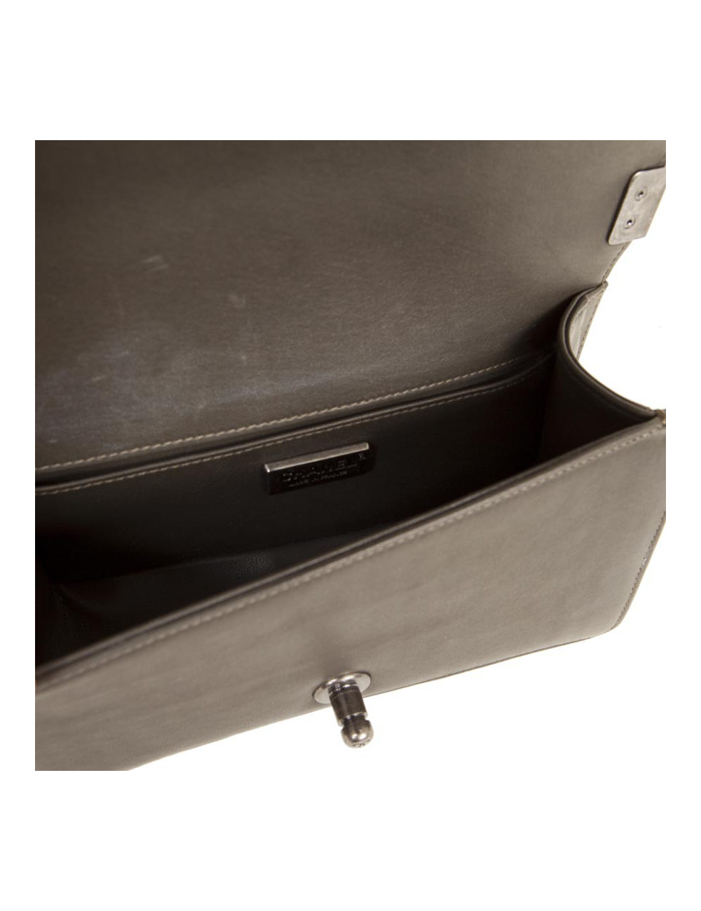 Sac  "Boy" CHANEL en cuir et python vert et or