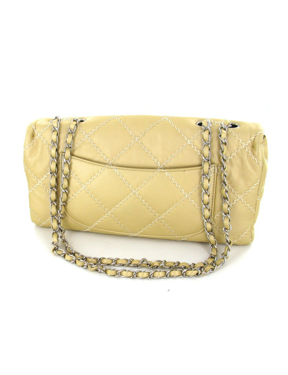 Sac CHANEL en cuir souple couleur beige avec des losanges brodés