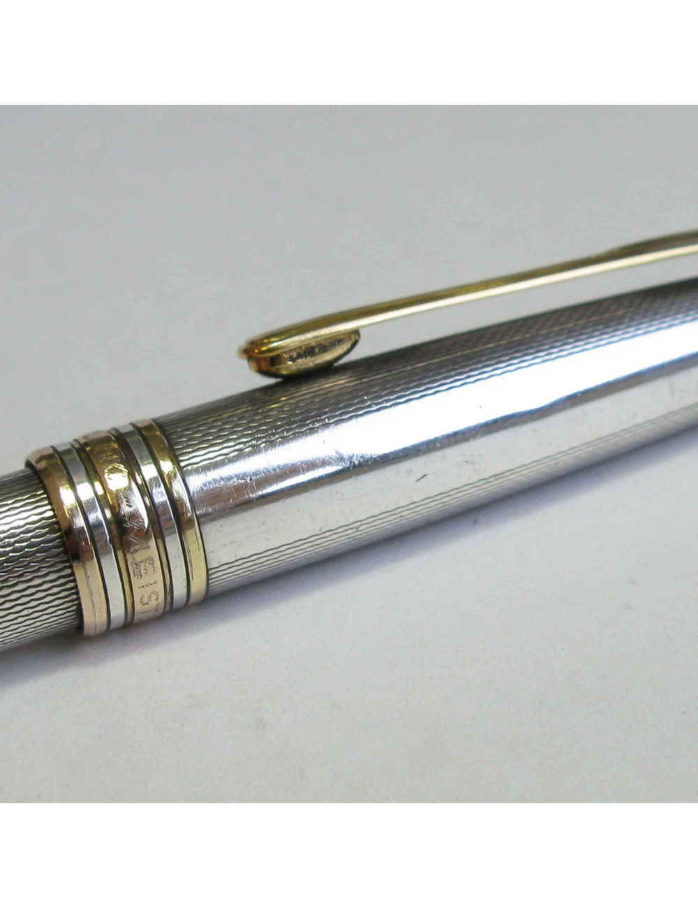Stylo à bille MONTBLANC ancien en argent massif et or 
