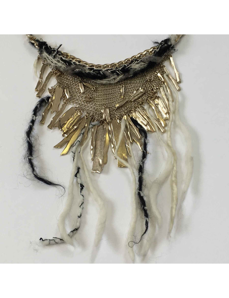 Ceinture CHANEL en cote de maille en métal doré et chutes de laine