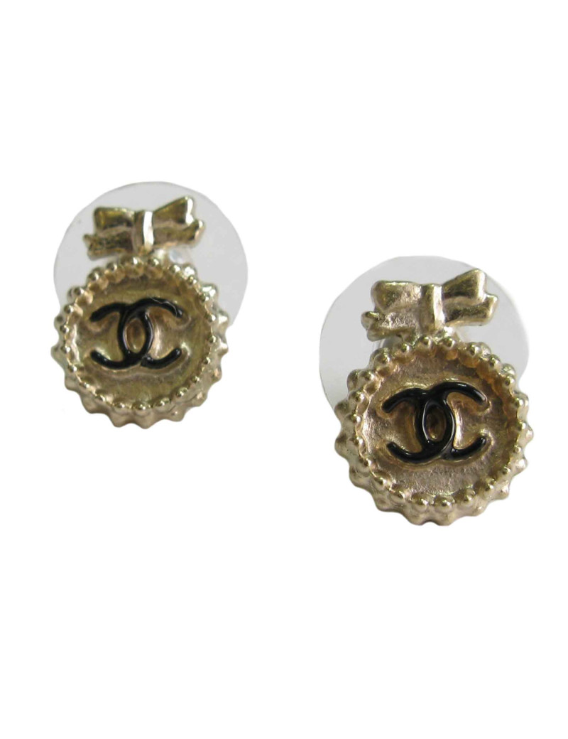 Boucles d'oreilles clous CHANEL en métal doré petit CC noir