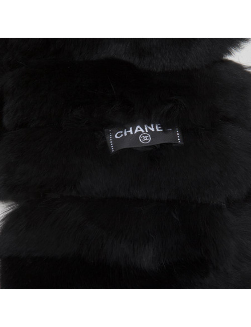 Echarpe CHANEL noire et CC blanc