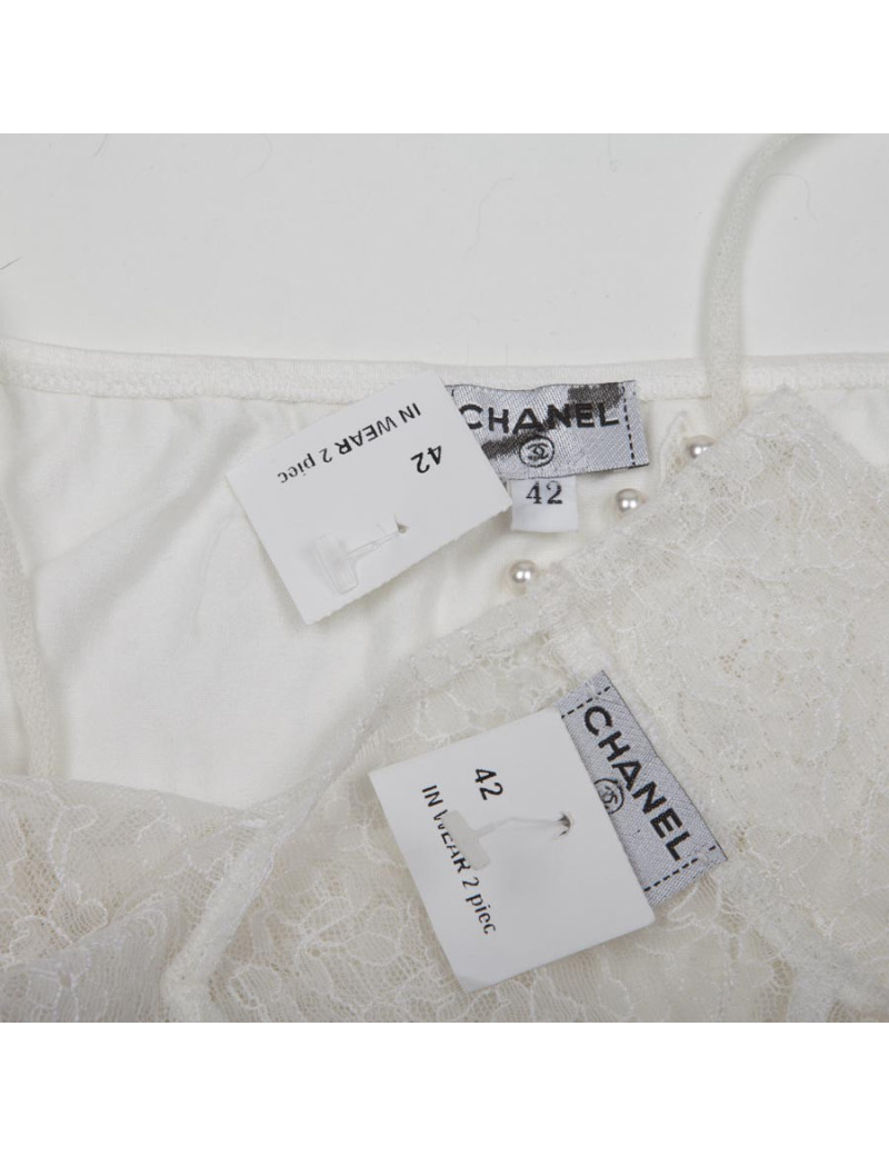 CHANEL T 42 blouse in off-white lace and its cotton caraco