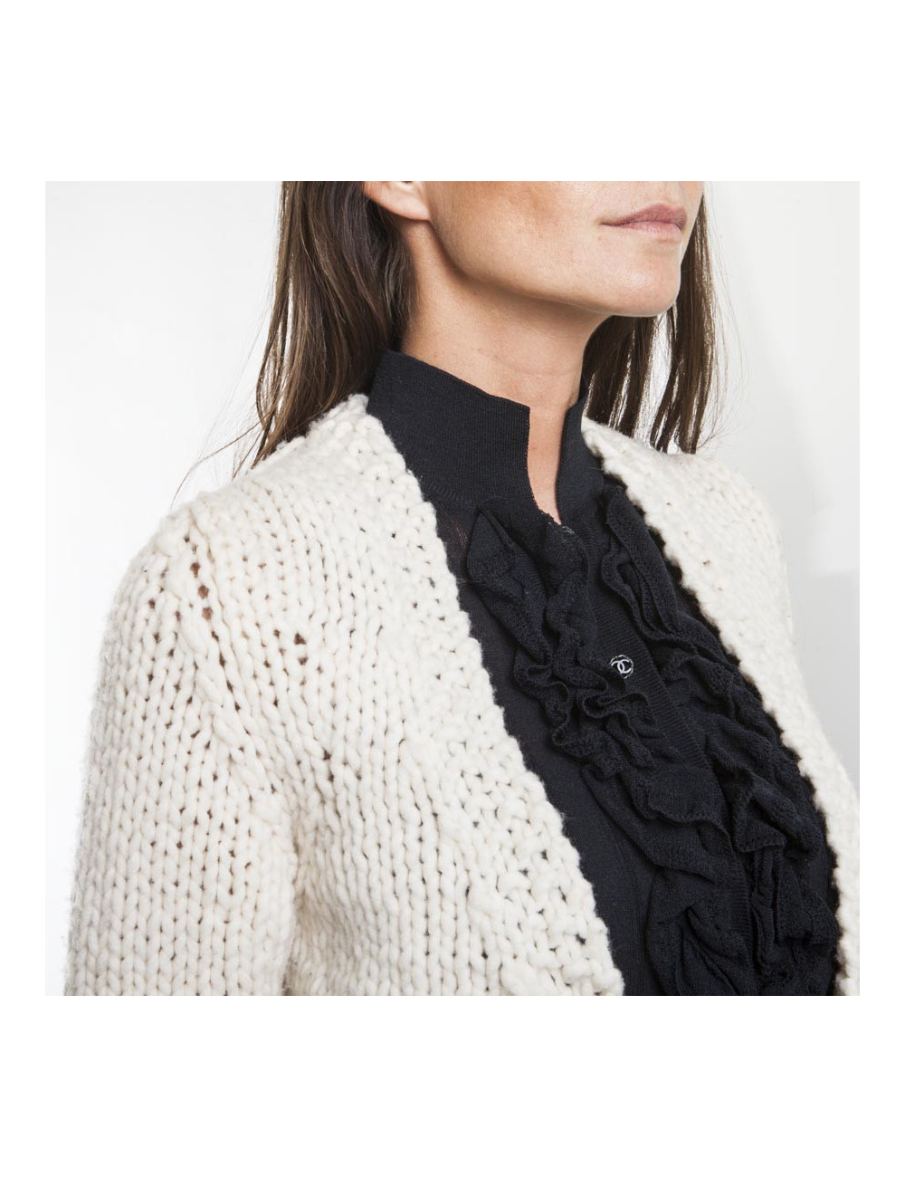 Gilet T  CHANEL  t 36 laine écrue et plastron noir