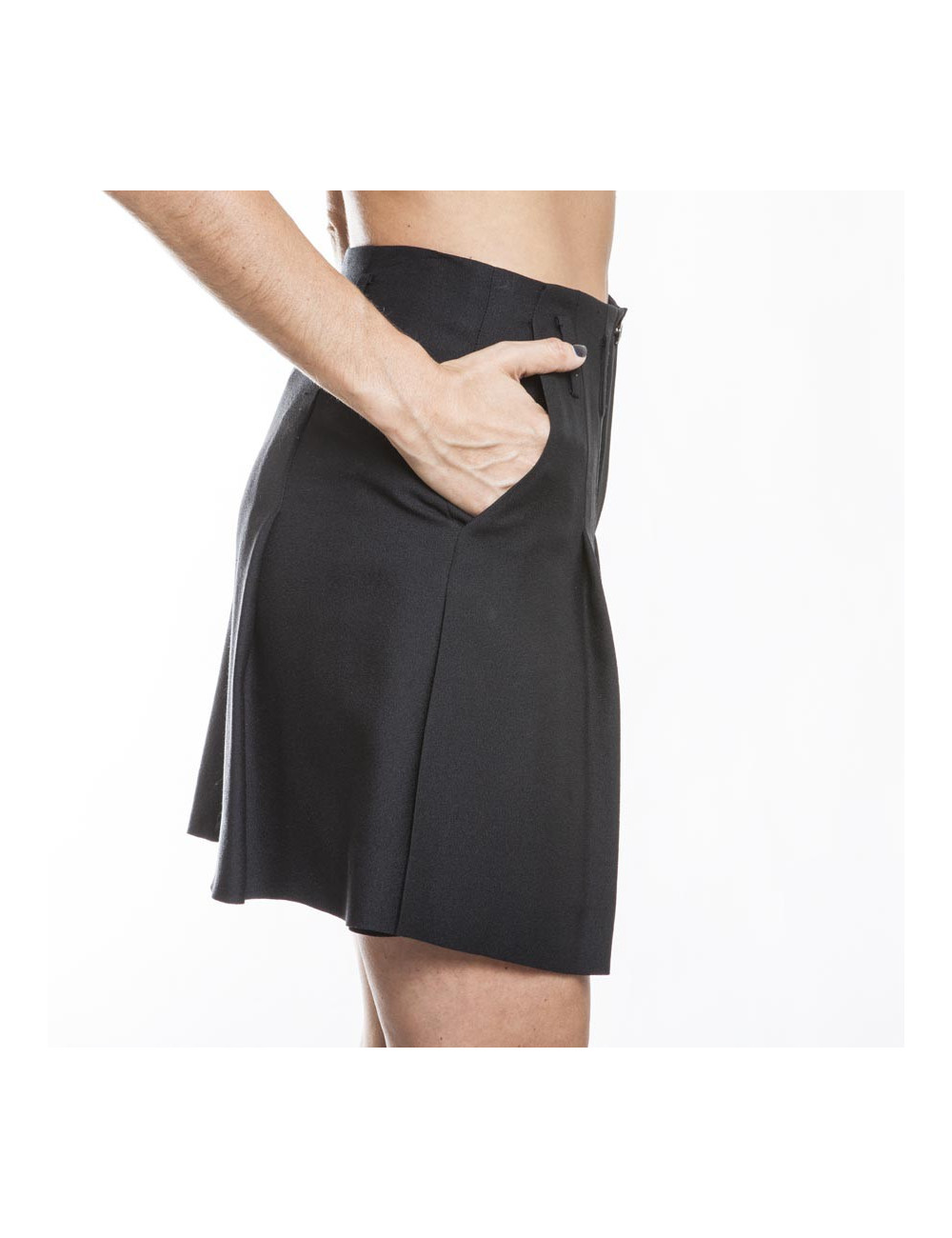 Jupe-short CHANEL noire T 36