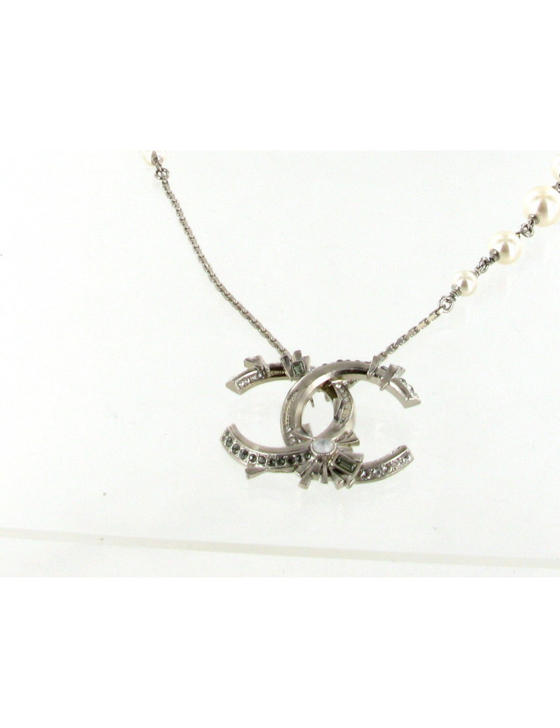 Sautoir CHANEL "CC" et perles nacrées