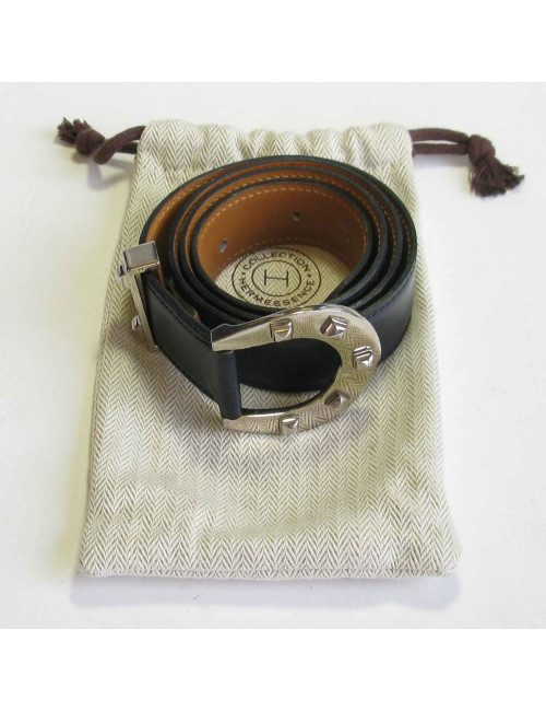 xxx Ceinture HERMES  T72 en cuir box bleu marine et fer à cheval clouté