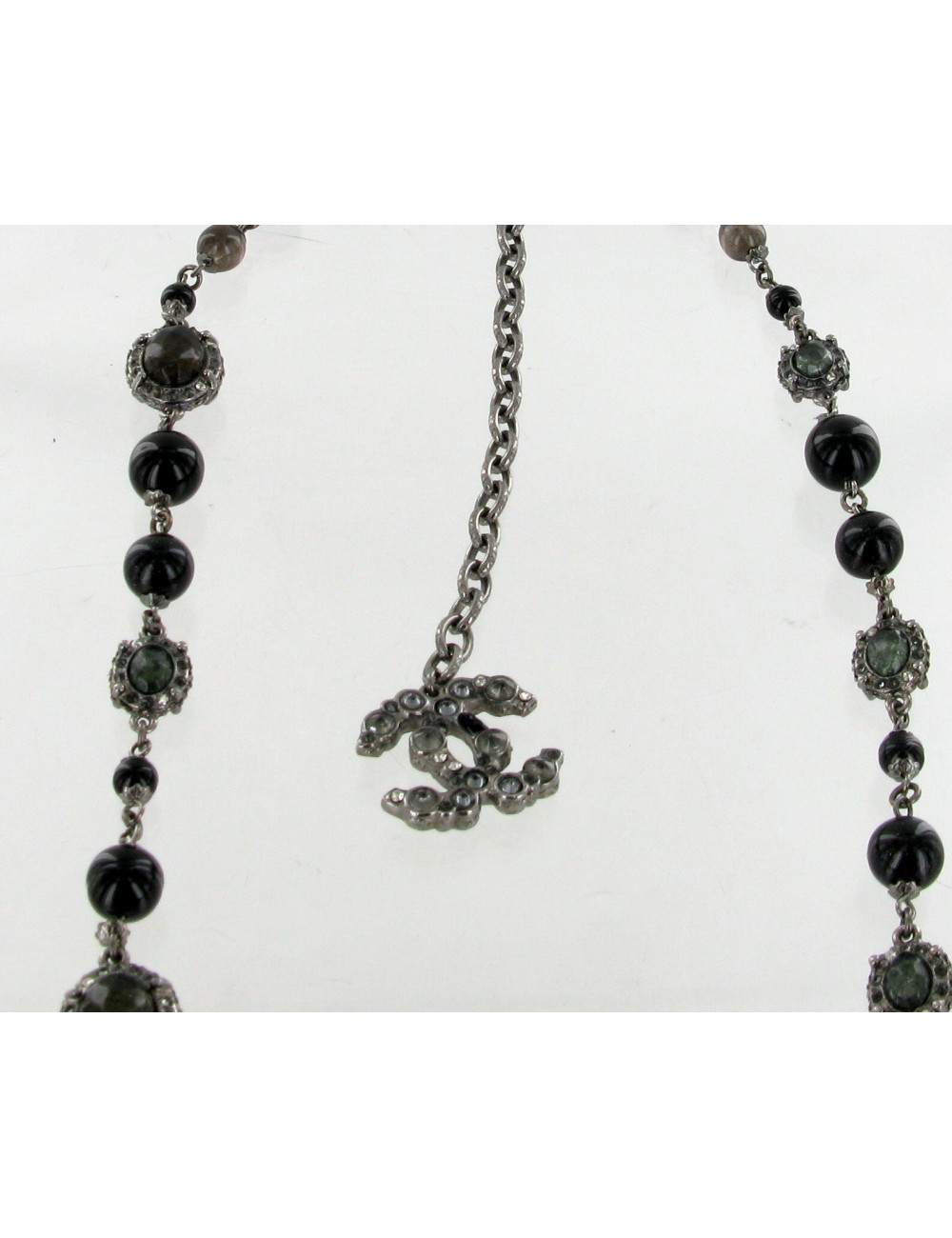 Sautoir CHANEL en perles et pierres 