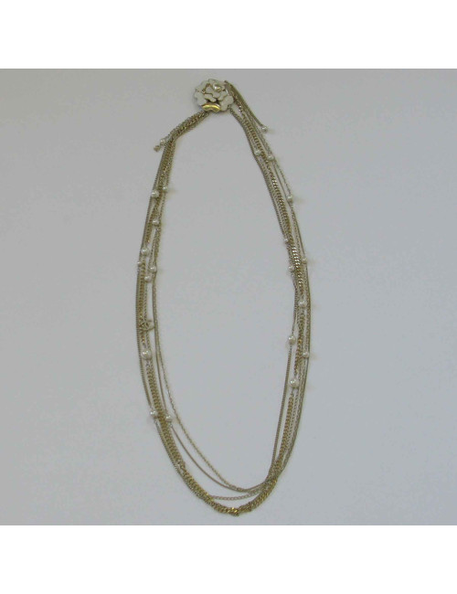 Sautoir CHANEL en métal doré, perles nacrées et camélia blanc et doré