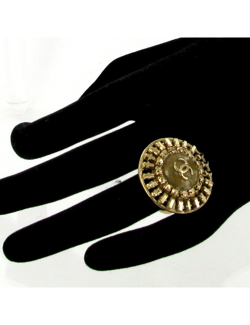 Bague CHANEL ronde en métal doré