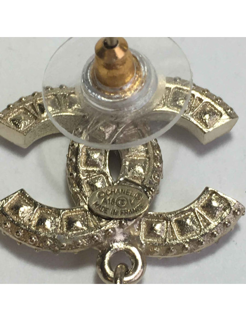 Boucles d'oreilles clous CHANEL pendants CC strass et perle nacrée