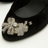 CHANEL Couture Pumps Size 37.5FR in black silk velvet and embroidery