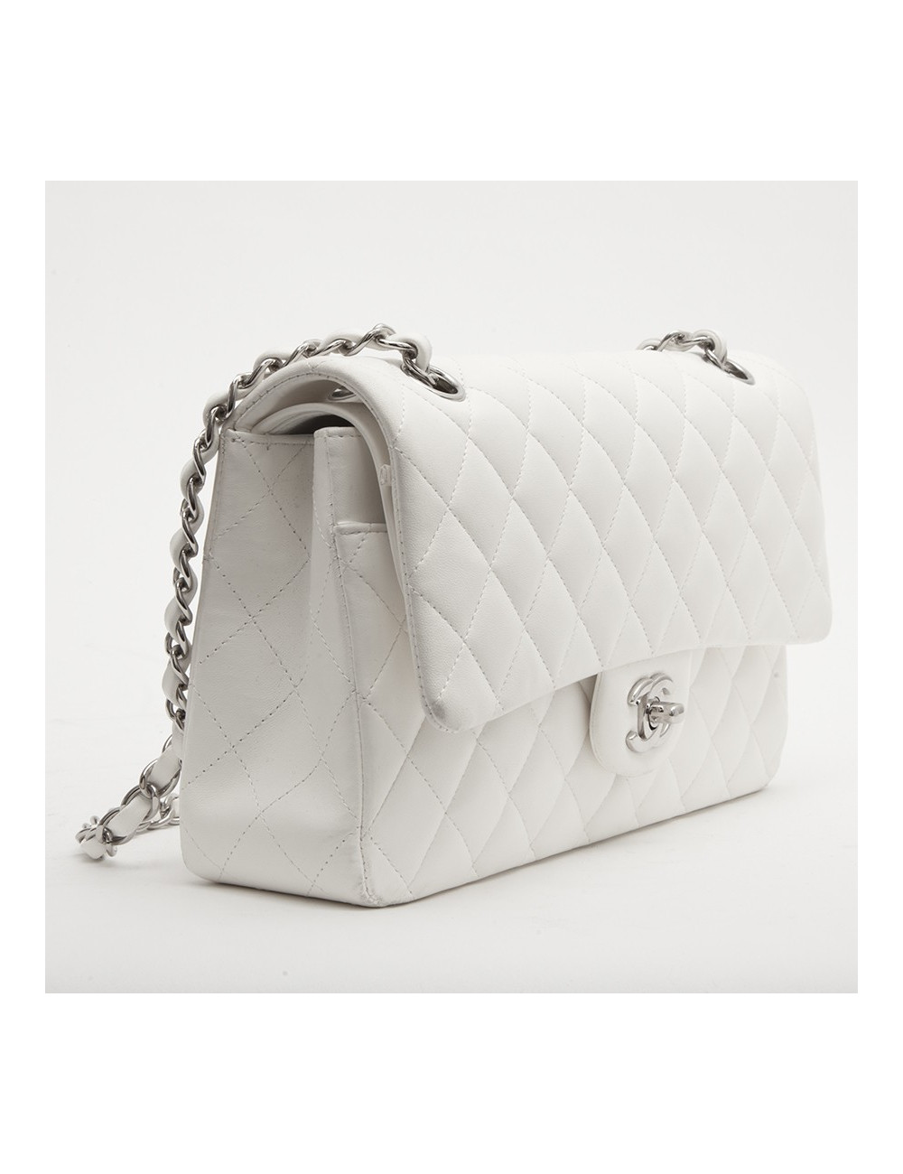 Sac timeless CHANEL cuir d'agneau blanc matelassé