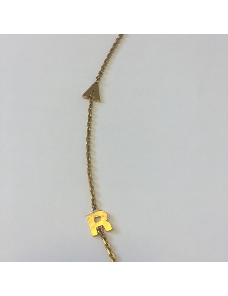 Sautoir KARL LAGERFELD lettres et chaîne en métal doré