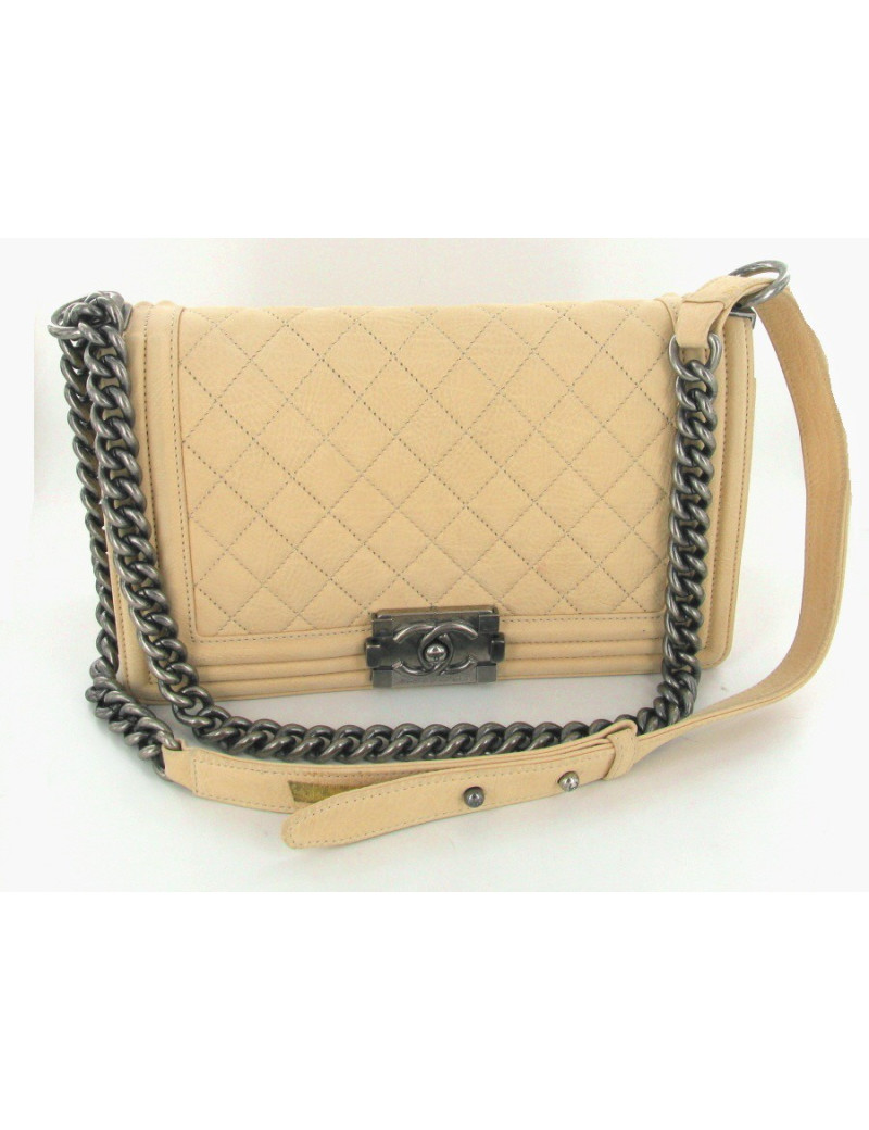 Sac CHANEL boy couleur beige clair