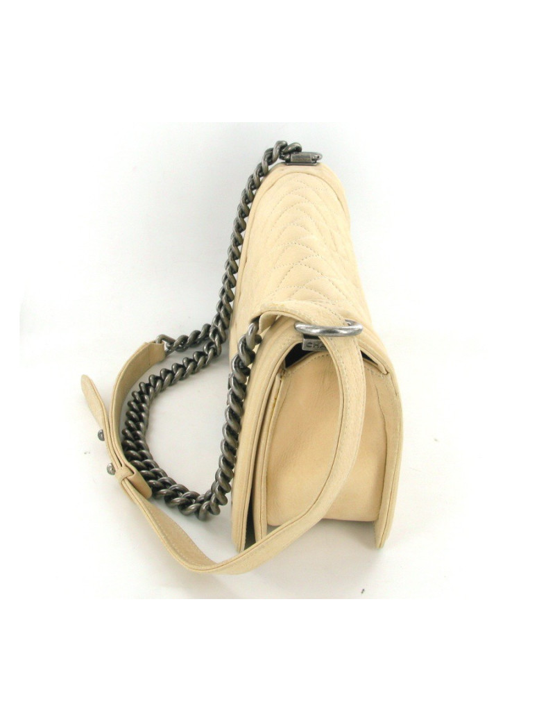 Sac CHANEL boy couleur beige clair