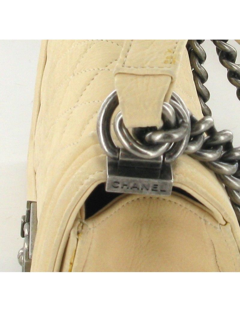 Sac CHANEL boy couleur beige clair