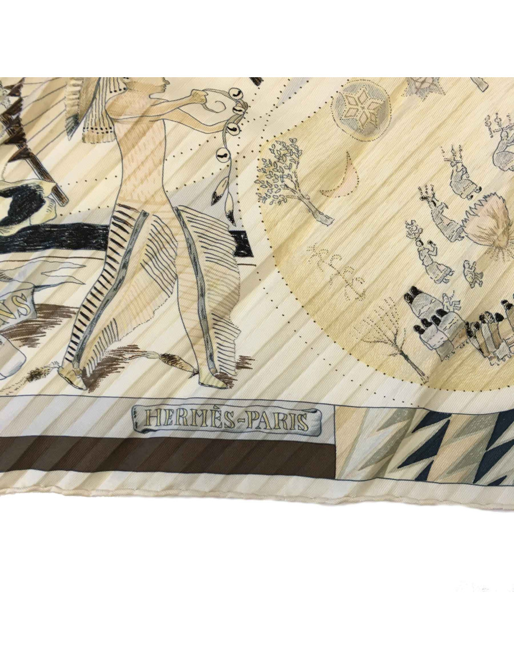 Carré Plissé HERMES "Les danses des indiens" en soie beige