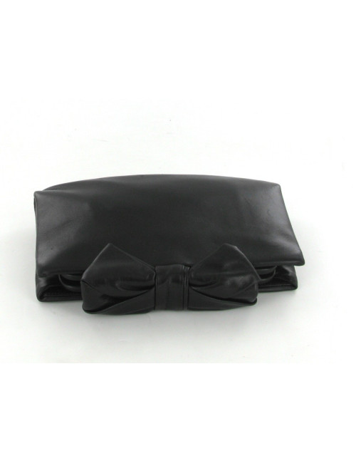 Pochette CHANEL en cuir lisse noir