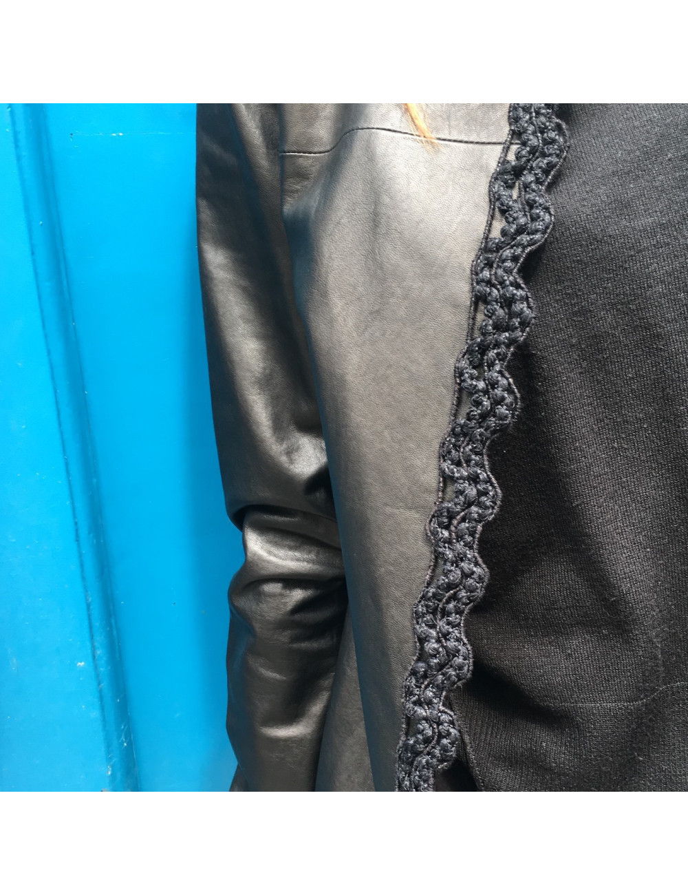 Veste longue CHANEL  t 36 cuir d'agneau bordé de dentelle en crochet