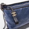 Sac Hobo CHANEL Gabrielle de Chanel en cuir bicolore bleu nuit et noir