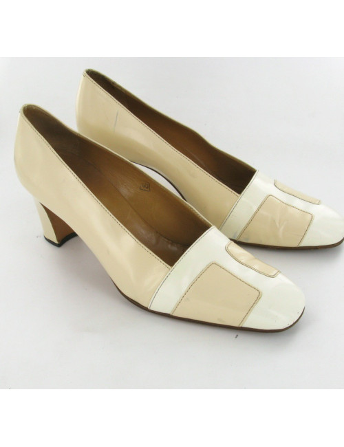 Escarpins HERMES T38.5 vintage en cuir verni beige