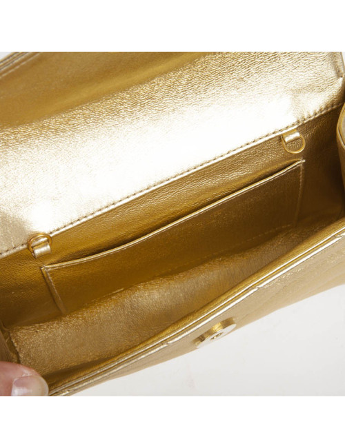CHANEL vintage evening clutch in gold quilted leather