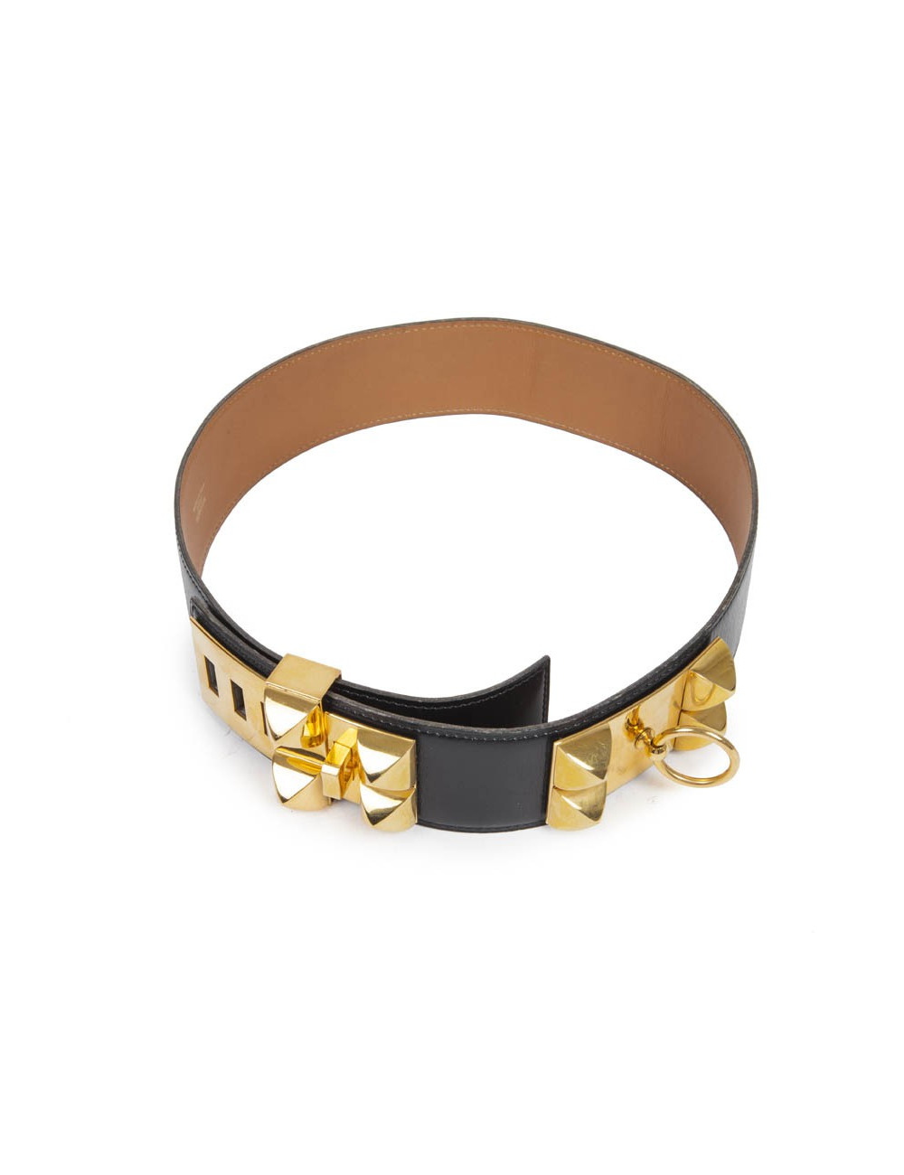 Robe CHANEL noire avec boutons en sigle doré