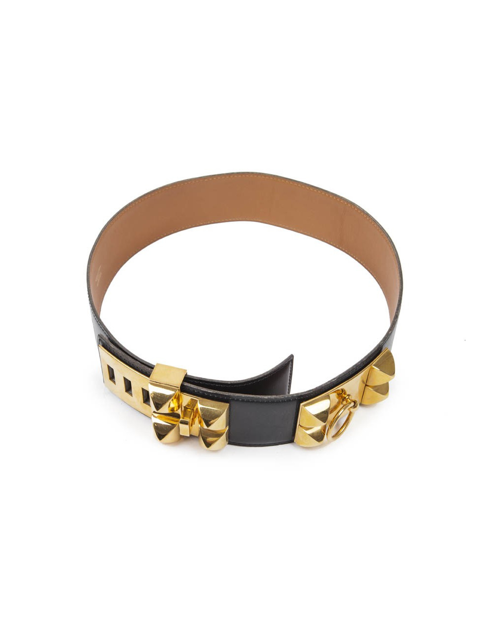 Robe CHANEL noire avec boutons en sigle doré