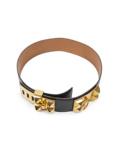 Robe CHANEL noire avec boutons en sigle doré