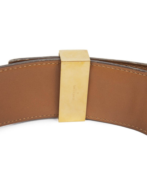 Robe CHANEL noire avec boutons en sigle doré