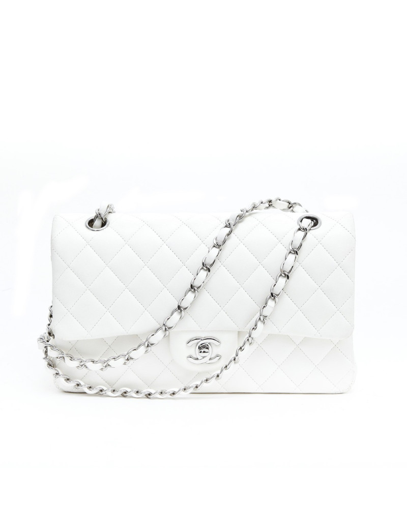 Sac timeless CHANEL cuir d'agneau blanc matelassé
