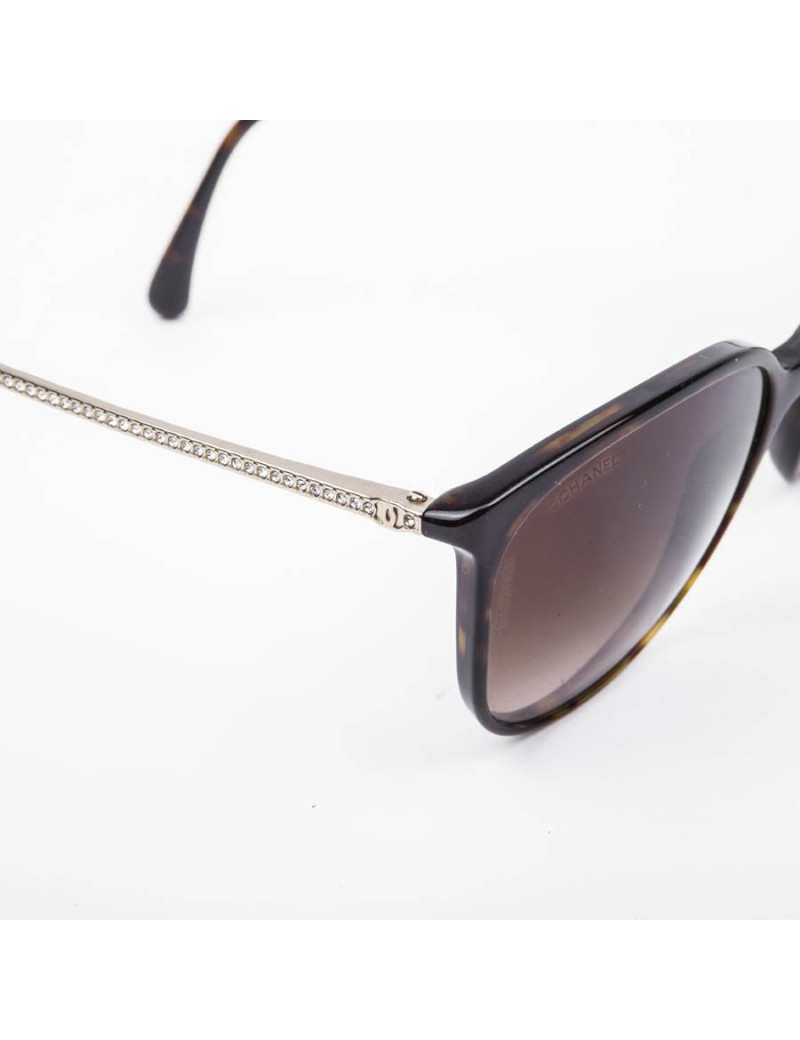 Lunettes de soleil CHANEL en plexiglas marron avec strass