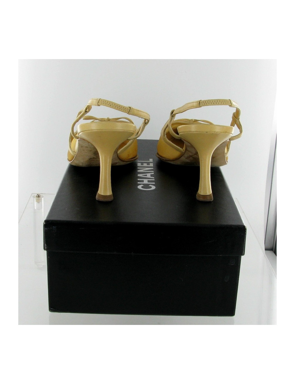 Escarpins cuir beige CHANEL