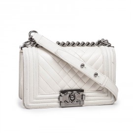 CHANEL 'Boy' flap bag in white quilted leather