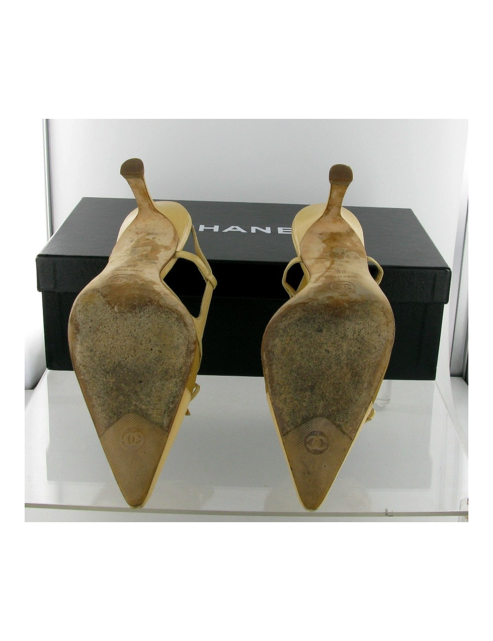 Escarpins cuir beige CHANEL