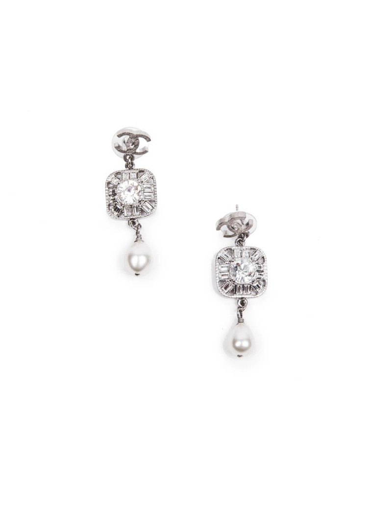 Boucles d'oreille pendantes CHANEL brillants et strass