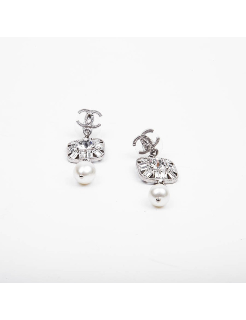 Boucles d'oreille pendantes CHANEL brillants et strass
