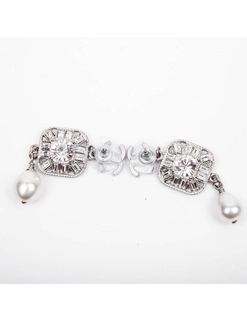 Boucles d'oreille pendantes CHANEL brillants et strass