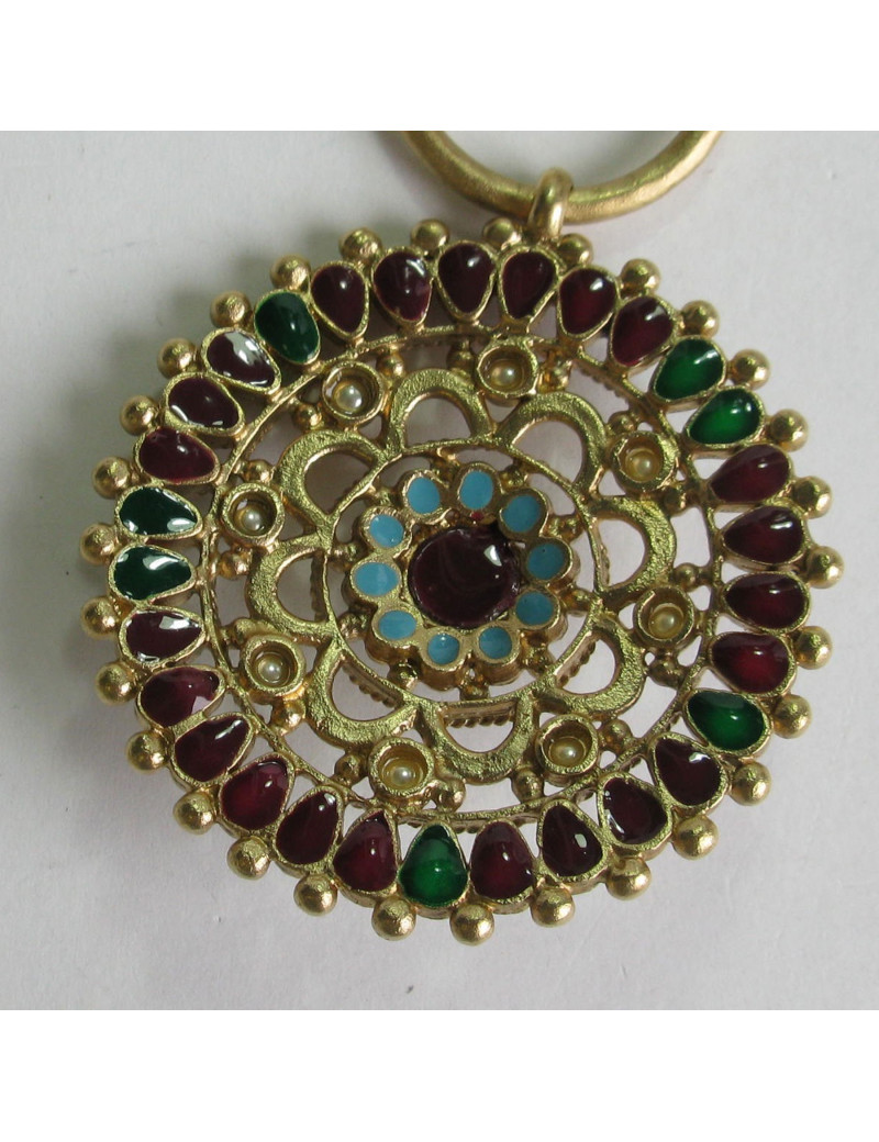 xxx Collier "Paris-Bombay" CHANEL en métal doré mat et pâte de verre de couleur