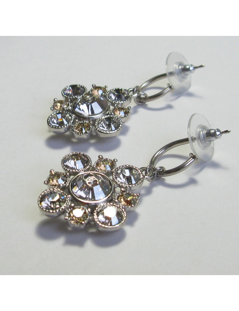 Boucles d'oreille Clous CHANEL strass de 2 couleurs