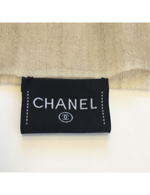 xxx Châle CHANEL en cachemire écru et marron clair