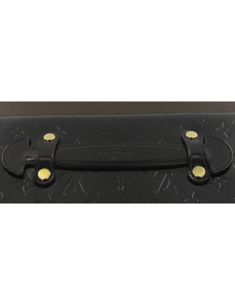 Pochette LOUIS VUITTON "Roberston" en cuir verni amarante