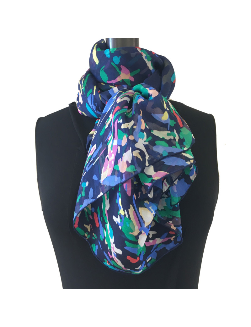 Châle CHANEL en soie bleu marine et fond multicolore