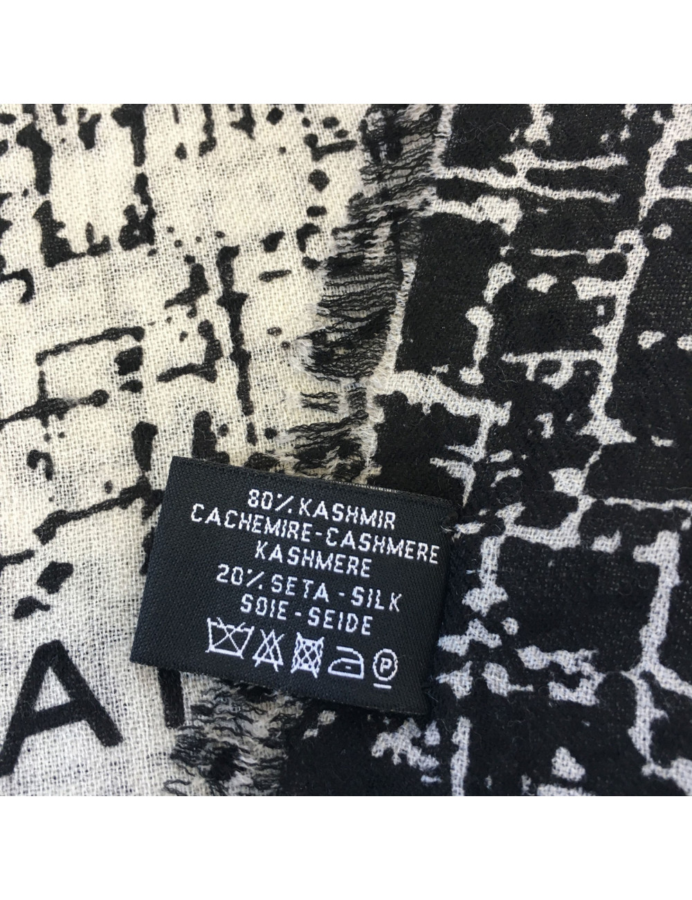 CHANEL Shawl in Gray and Black Cashmere and Silk