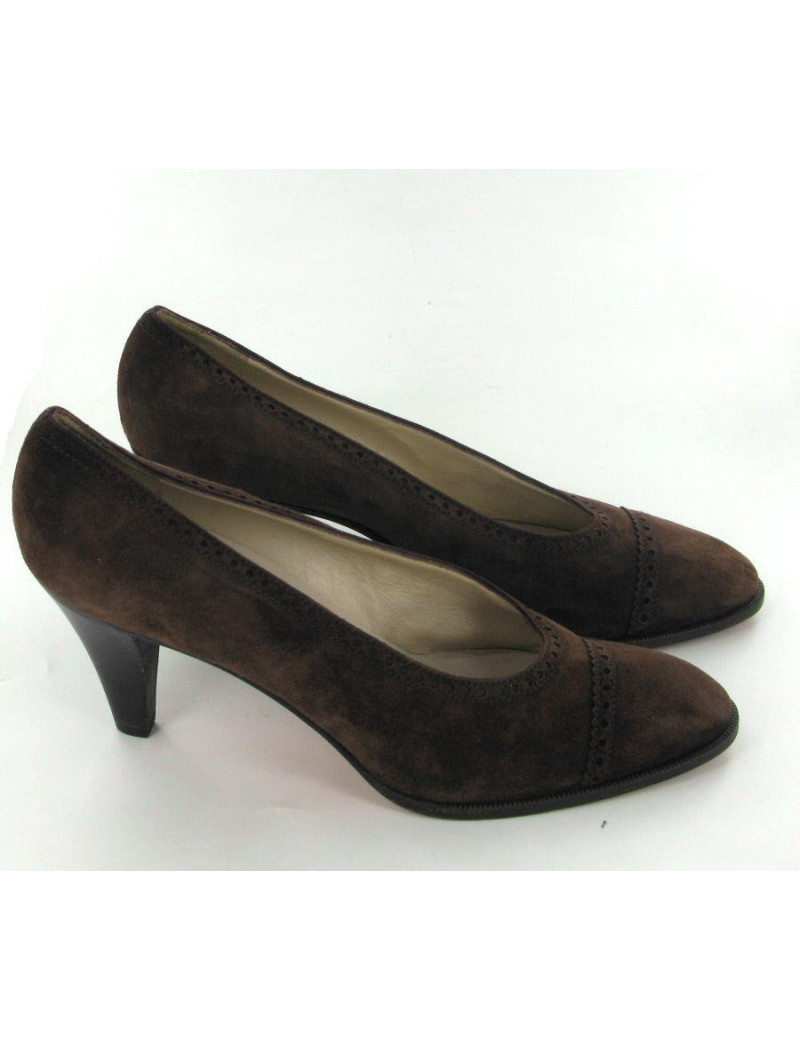 Escarpins CHANEL T 38 en daim marron foncé